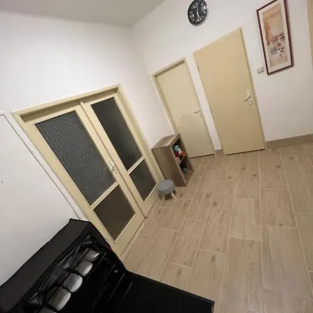 -self-check- Downtown Appartement Nitra