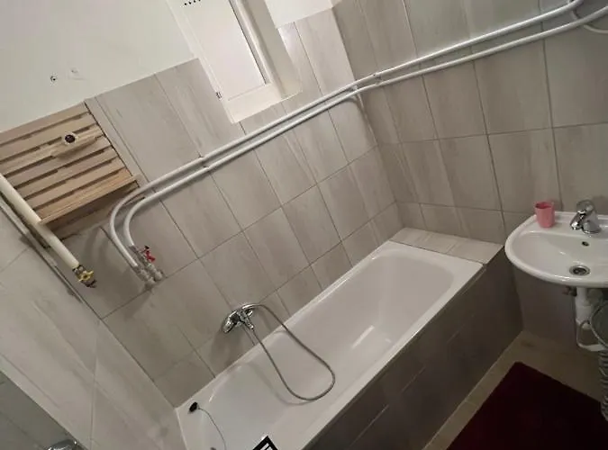 -self-check- Downtown Apartment *